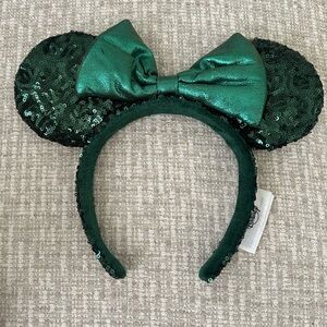Minnie Mouse ears
